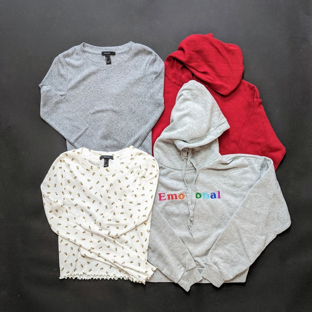Bundle Forever 21 Women size: S Hoodie*2+ Top*2